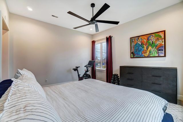 75 E Russell Street, Columbus, OH 43215