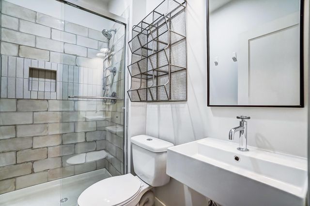 75 E Russell Street, Columbus, OH 43215