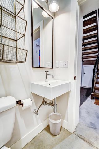 75 E Russell Street, Columbus, OH 43215