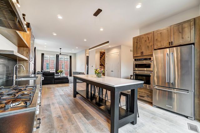 75 E Russell Street, Columbus, OH 43215