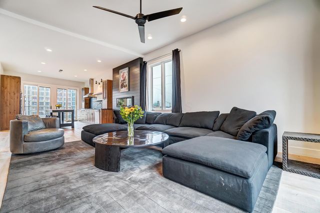 75 E Russell Street, Columbus, OH 43215