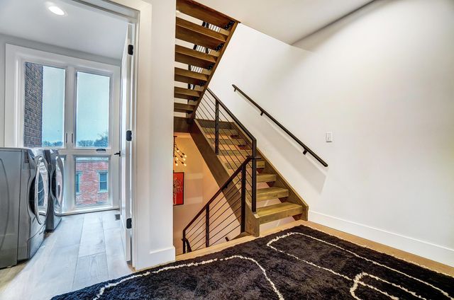 75 E Russell Street, Columbus, OH 43215