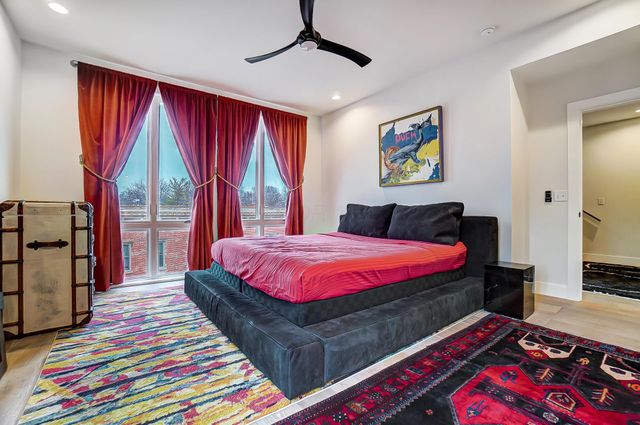 75 E Russell Street, Columbus, OH 43215