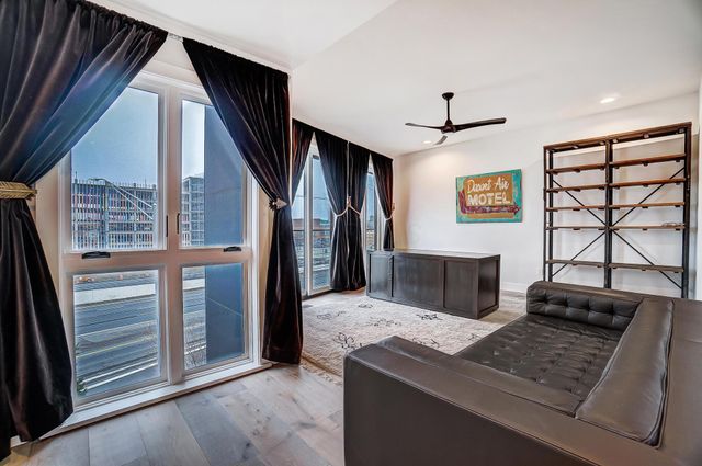 75 E Russell Street, Columbus, OH 43215