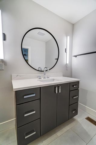 75 E Russell Street, Columbus, OH 43215