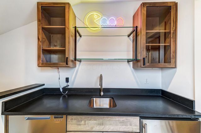 75 E Russell Street, Columbus, OH 43215