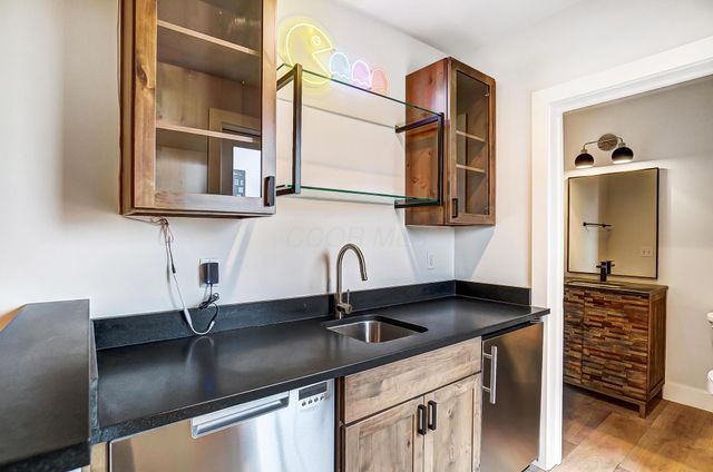 75 E Russell Street, Columbus, OH 43215