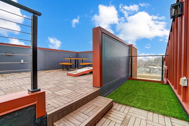 75 E Russell Street, Columbus, OH 43215