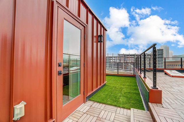 75 E Russell Street, Columbus, OH 43215