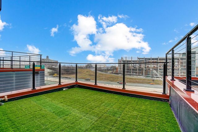 75 E Russell Street, Columbus, OH 43215