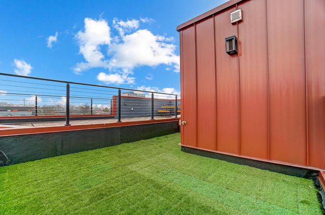 75 E Russell Street, Columbus, OH 43215