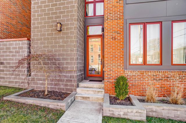 75 E Russell Street, Columbus, OH 43215