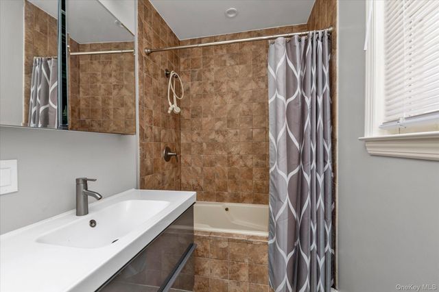 700 Partridge Avenue, West Hempstead, NY 11552