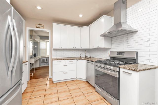 700 Partridge Avenue, West Hempstead, NY 11552