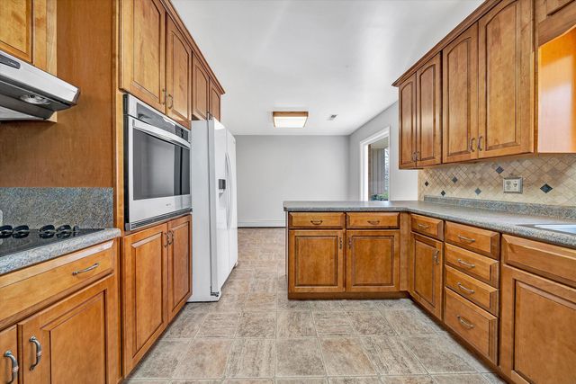 3220 Hartley CIR, Roanoke, VA 24018