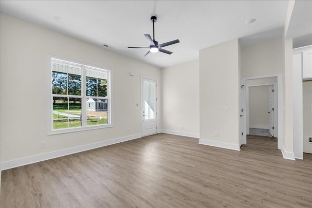 440 Sherwood Dr, Mcminnville, TN 37110