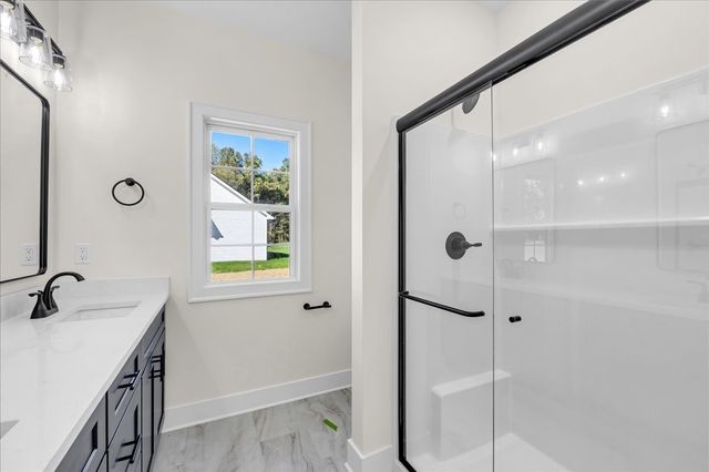 440 Sherwood Dr, Mcminnville, TN 37110