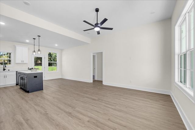 440 Sherwood Dr, Mcminnville, TN 37110