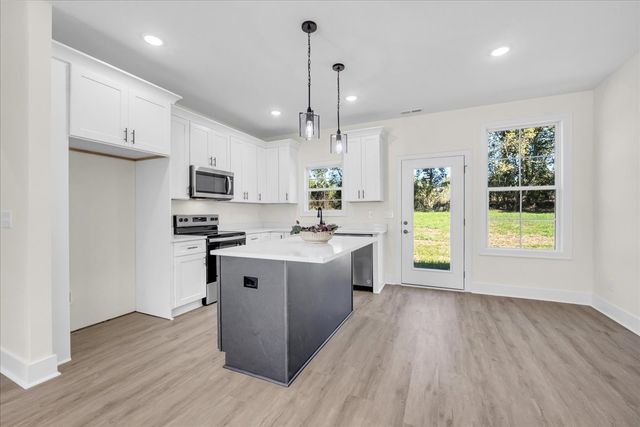 440 Sherwood Dr, Mcminnville, TN 37110