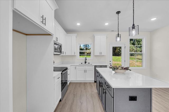 440 Sherwood Dr, Mcminnville, TN 37110