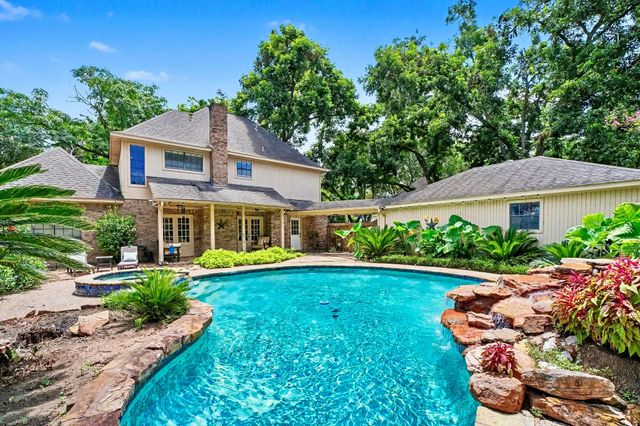 1018 Bittersweet Drive, Richmond, TX 77406