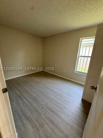 982 SW 9th Ct, Florida City, FL 33034