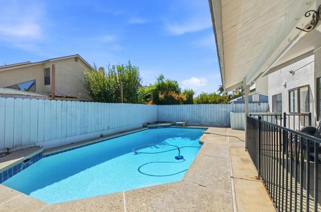 2512 Burlwood Drive, Modesto, CA 95355
