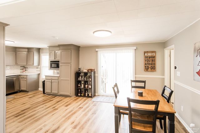 401 Ehlers Road, Manhattan, KS 66502