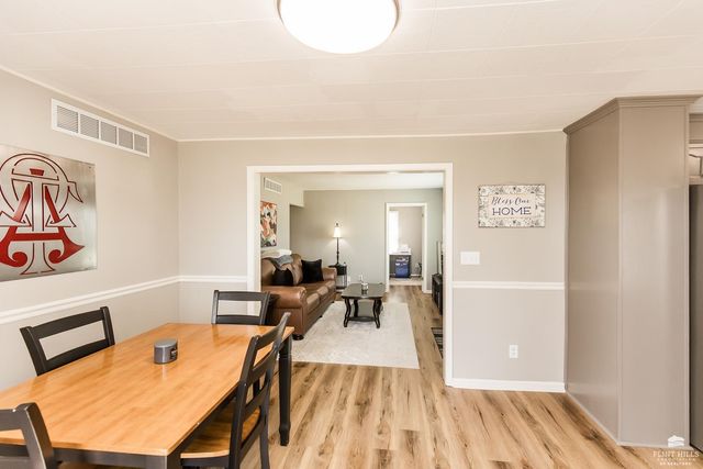 401 Ehlers Road, Manhattan, KS 66502