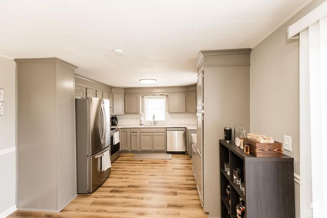 401 Ehlers Road, Manhattan, KS 66502