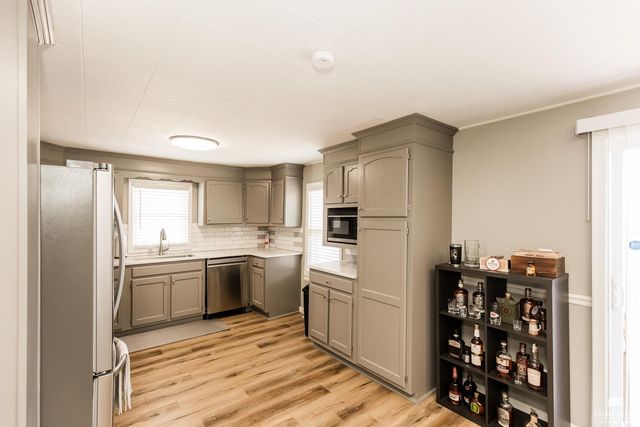 401 Ehlers Road, Manhattan, KS 66502