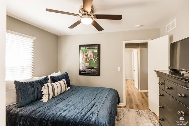 401 Ehlers Road, Manhattan, KS 66502