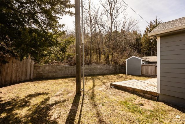 401 Ehlers Road, Manhattan, KS 66502