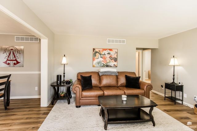 401 Ehlers Road, Manhattan, KS 66502