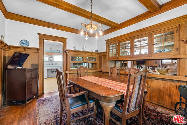 1621 5th Avenue, Los Angeles, CA 90019