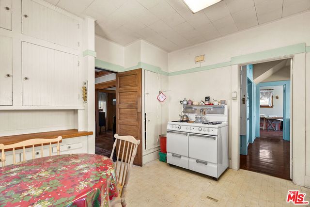 1621 5th Avenue, Los Angeles, CA 90019