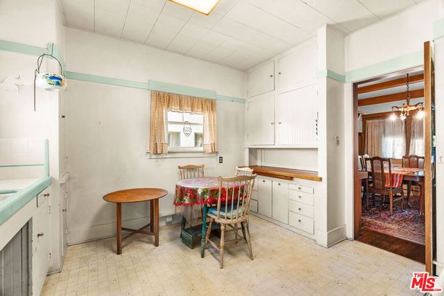1621 5th Avenue, Los Angeles, CA 90019