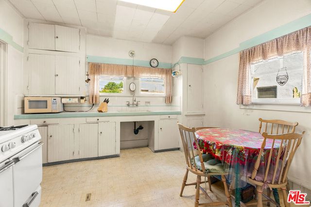1621 5th Avenue, Los Angeles, CA 90019