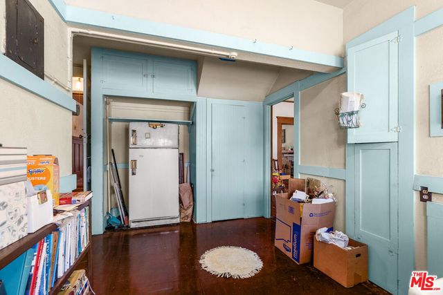 1621 5th Avenue, Los Angeles, CA 90019