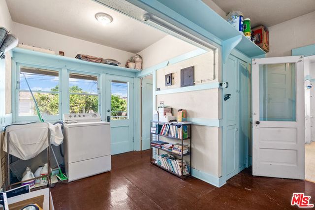 1621 5th Avenue, Los Angeles, CA 90019