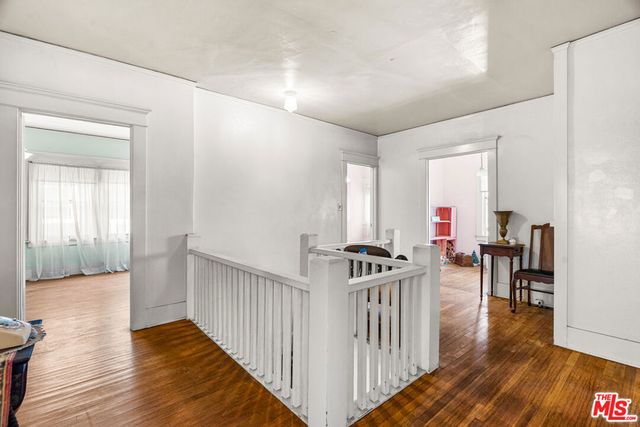 1621 5th Avenue, Los Angeles, CA 90019