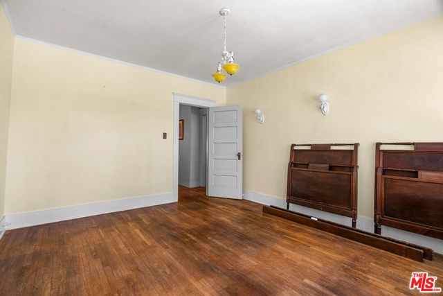 1621 5th Avenue, Los Angeles, CA 90019