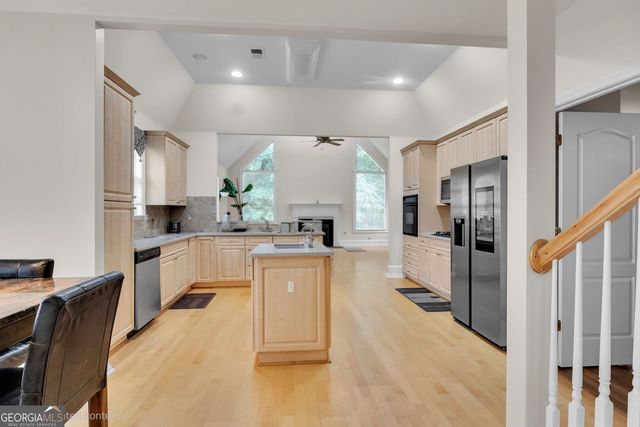437 Grandiflora Drive, Mcdonough, GA 30253