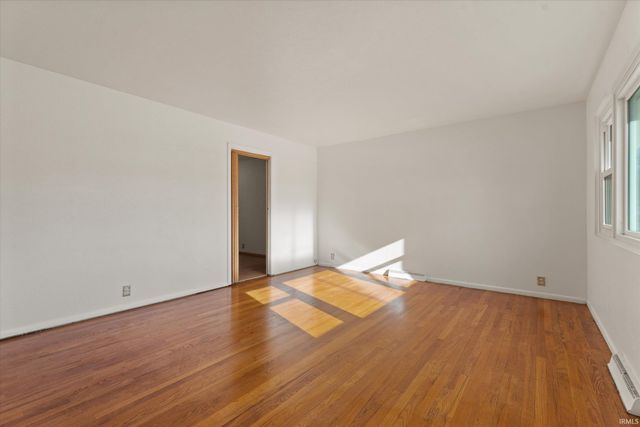 19151 Dresden Drive, South Bend, IN 46637