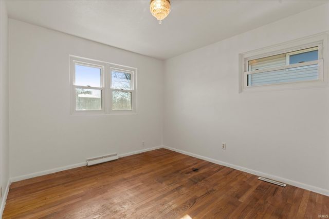 19151 Dresden Drive, South Bend, IN 46637