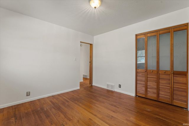 19151 Dresden Drive, South Bend, IN 46637