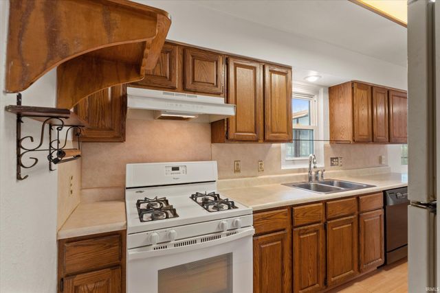 19151 Dresden Drive, South Bend, IN 46637