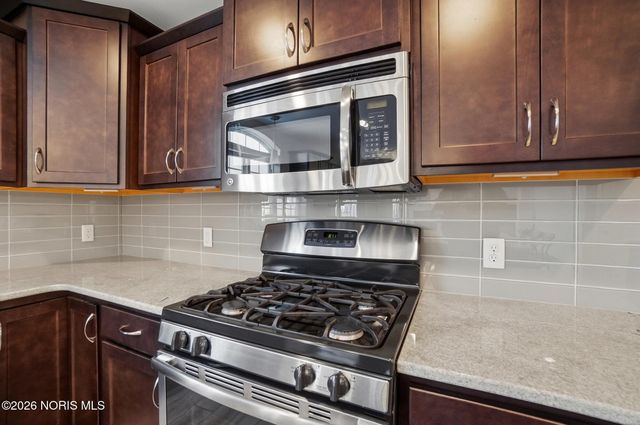 103 Barton Creek Drive, Perrysburg, OH 43551