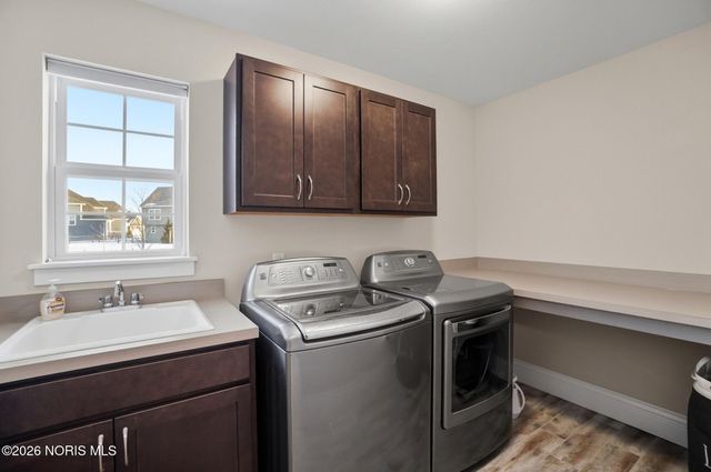 103 Barton Creek Drive, Perrysburg, OH 43551