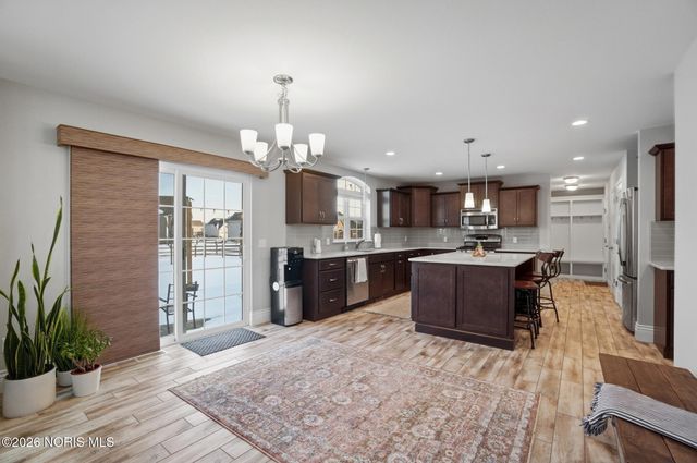 103 Barton Creek Drive, Perrysburg, OH 43551